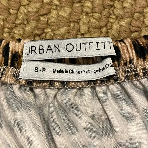 UO tie front cheetah top - Picture 2 of 3